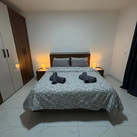 בית אירוח Aurora Penthouse Malta