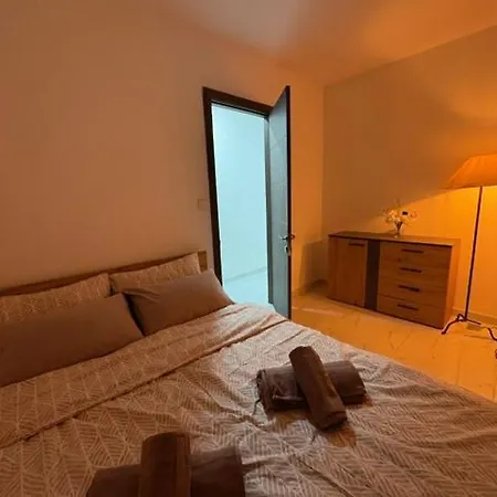 בית אירוח Aurora Penthouse Malta *