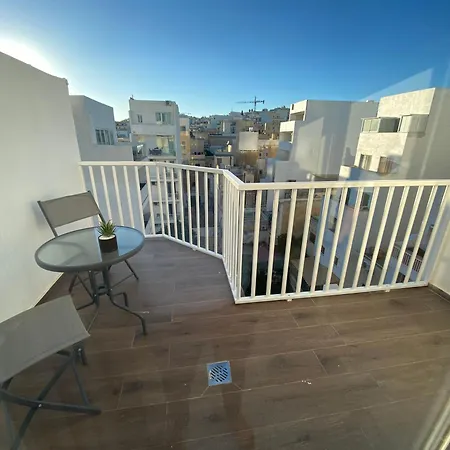 Aurora Penthouse Malta * 그지라