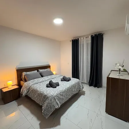 홈스테이 Aurora Penthouse Malta 그지라