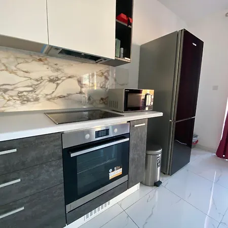 Aurora Penthouse Malta 그지라